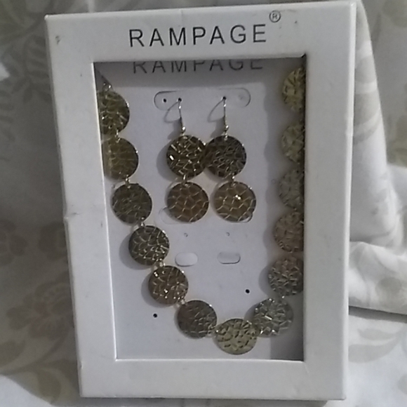 Hammered gold-tone Necklace/Earrings - Picture 1 of 3